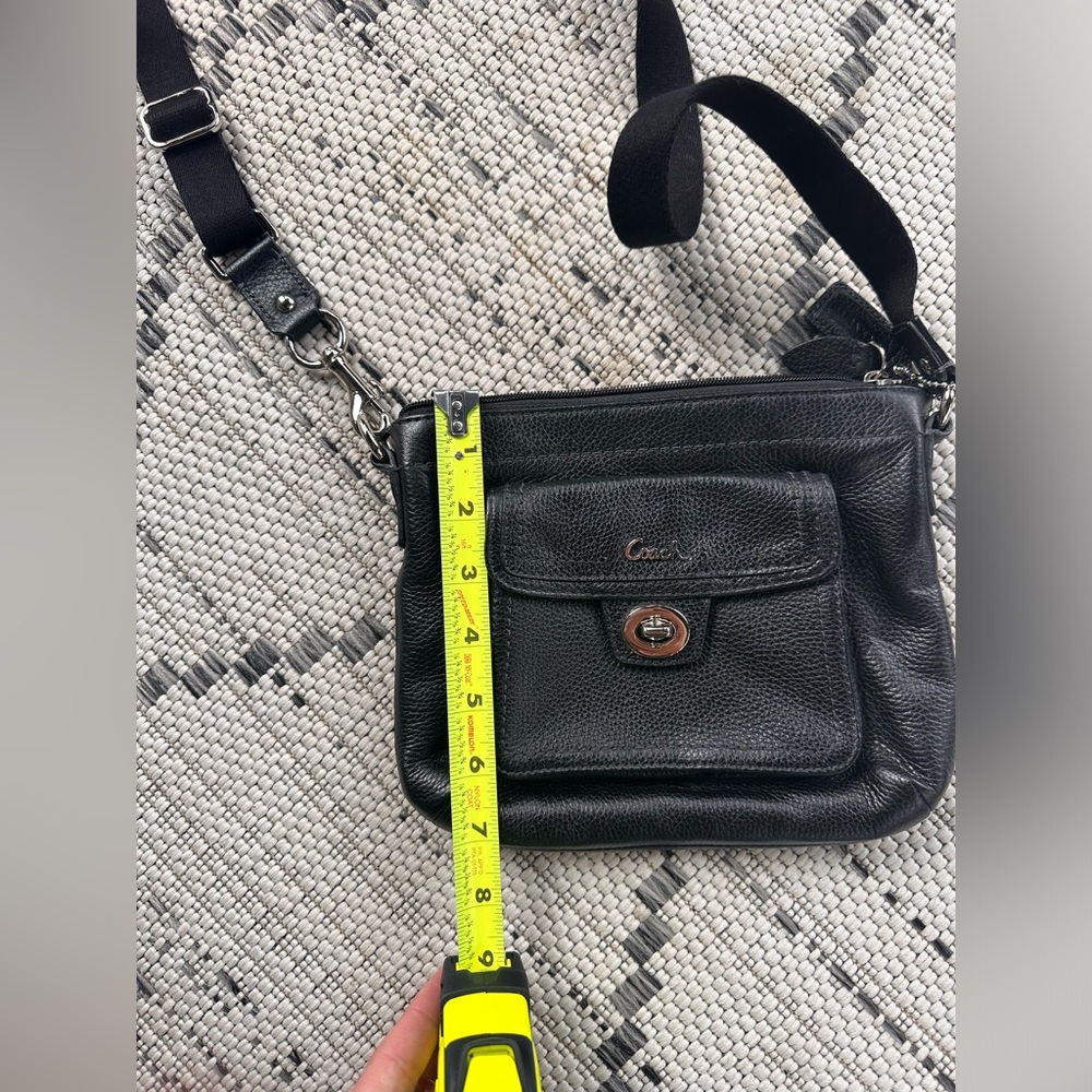 NWOT COACH Penelope Turnlock Swingpack Black Pebble Leather Crossbody Bag - Picture 8 of 11